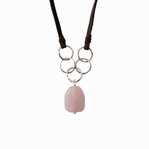 NWT Rockhill Designs Shades of Pink necklace